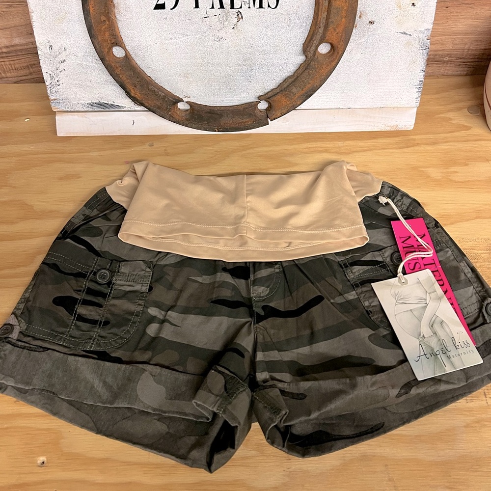 Camp maternity shorts